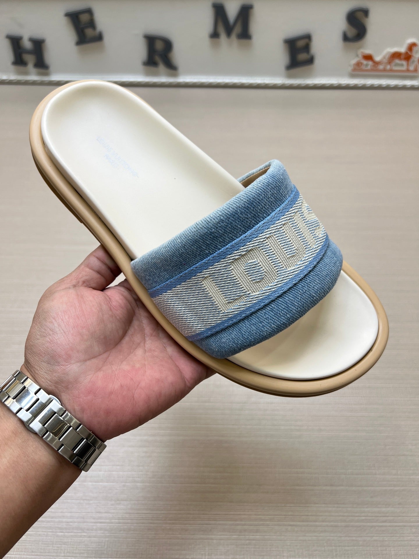 535ZE301Z Popular Slippers