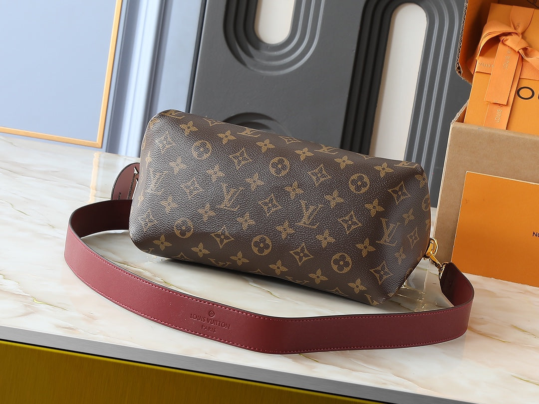 146PE79B Popular leather bag