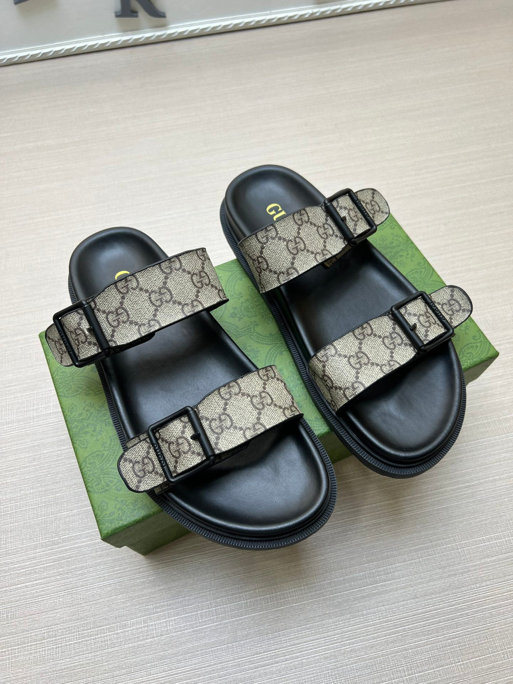 54B90Z Popular slippers