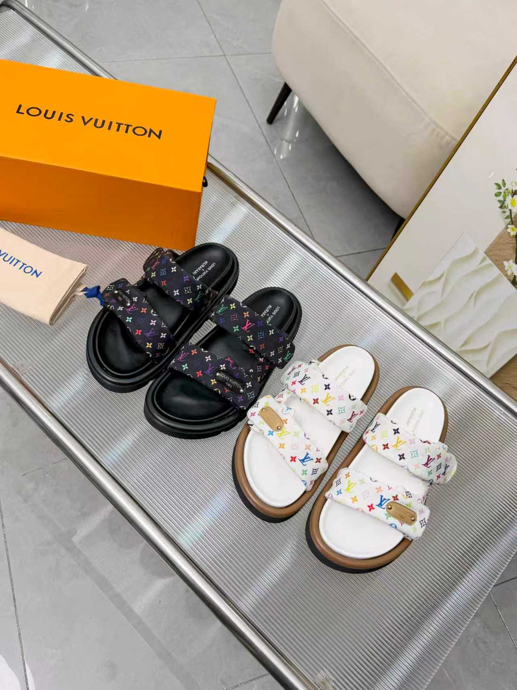 Z2X66B57  Popular high-quality leather slippers