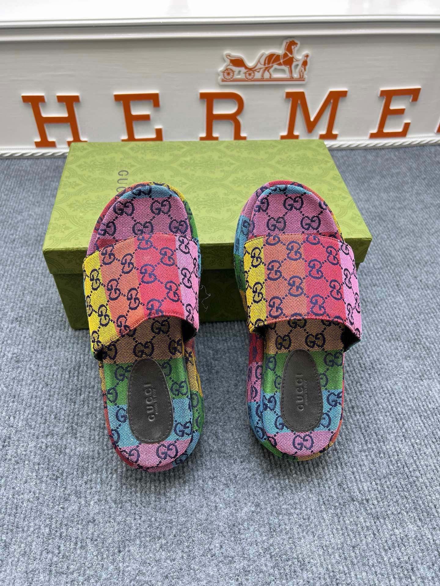 54B122Z Popular slippers  Sole thickness 5.5cm