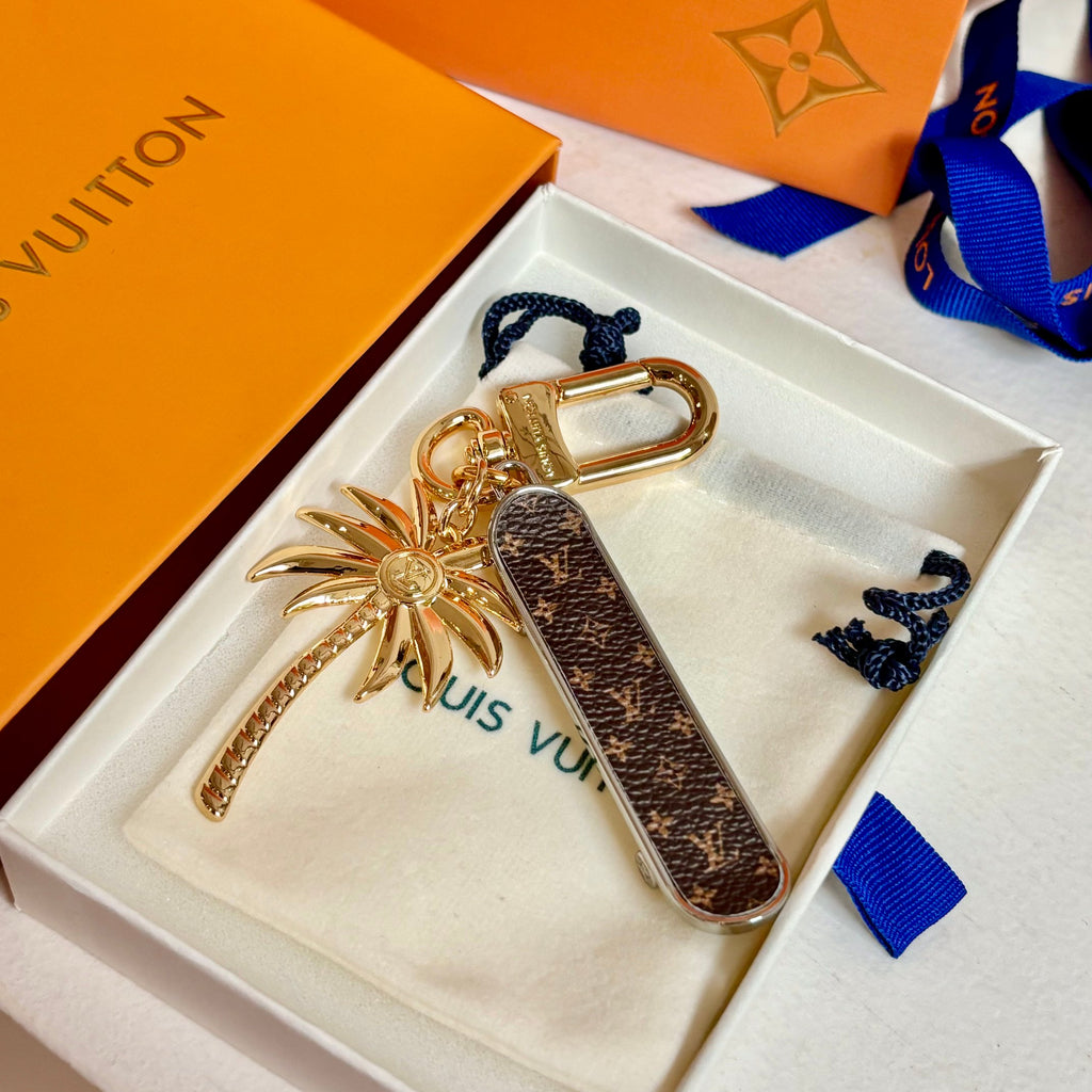 35QE11A Popular bag 's charms accessories