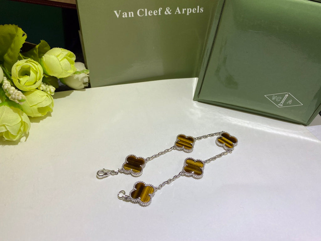 5XVA180K  Popular bracelets 5 flowers normal size1.5cm flower