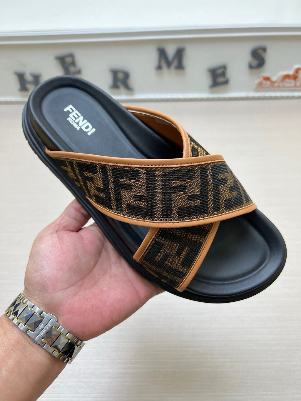 5LF224Z Popular Slippers