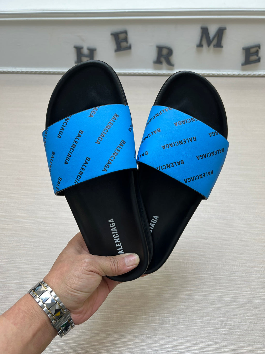 54J99Z Popular slippers