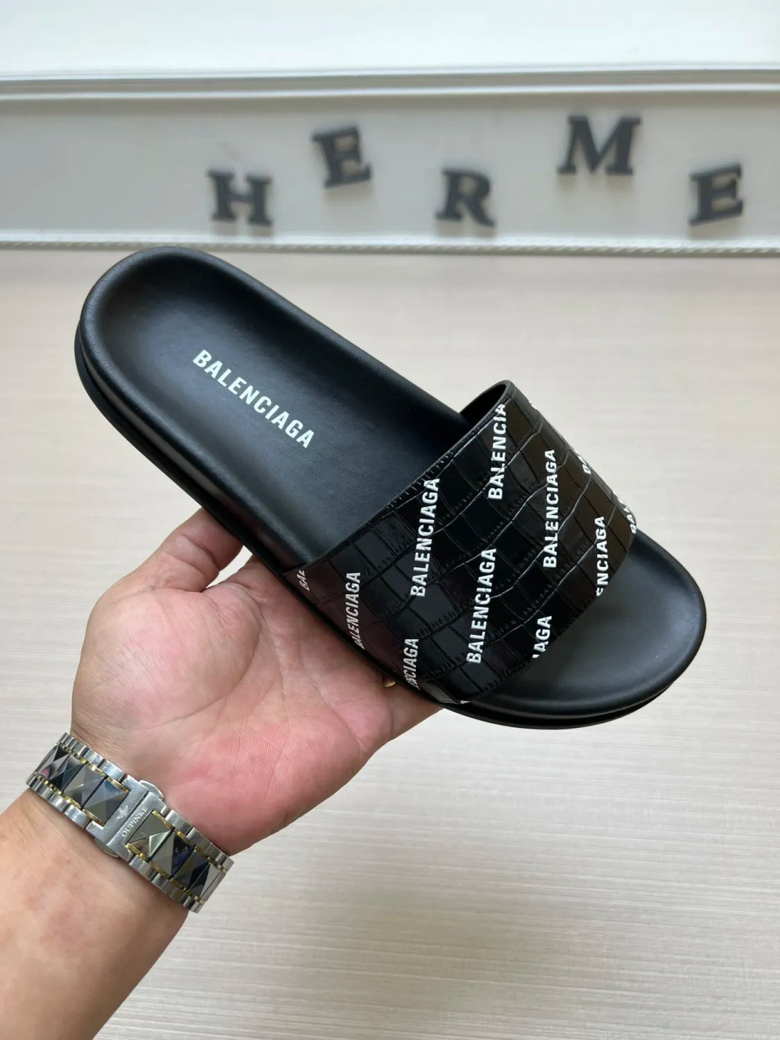 54J99Z Popular slippers