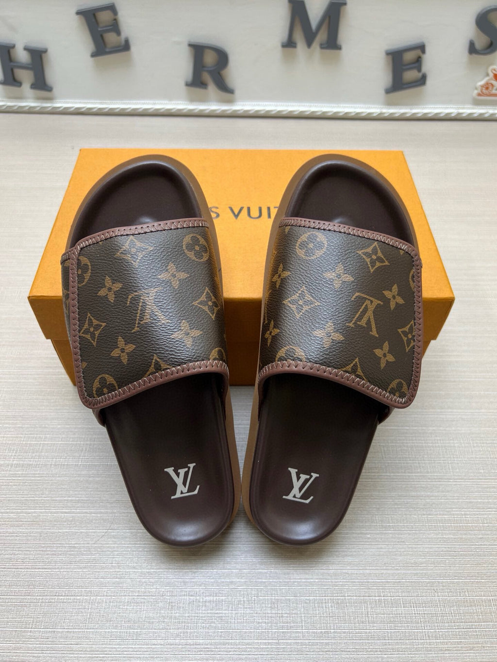 5WE245Z Popular Slippers