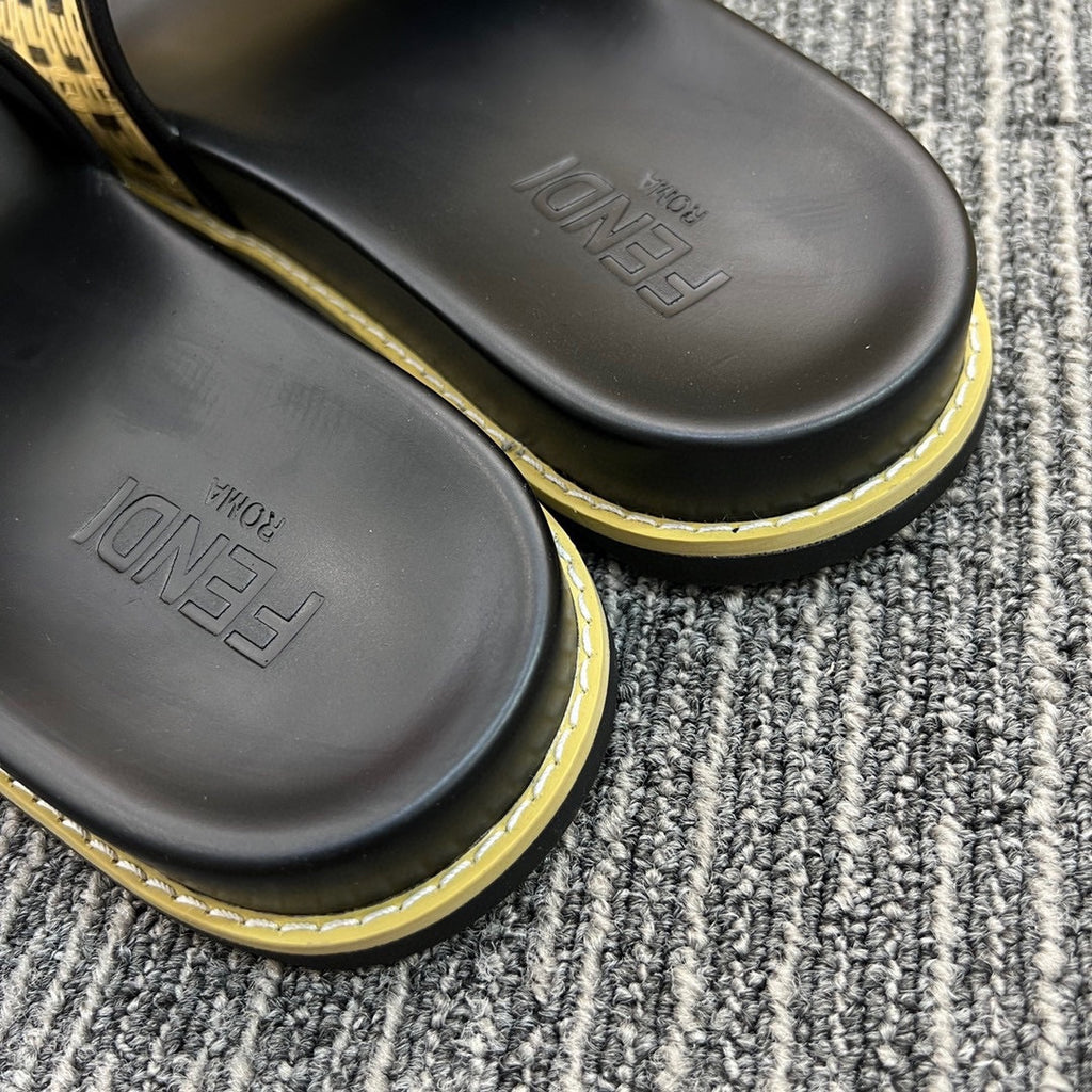 5XF104Z Popular Slippers