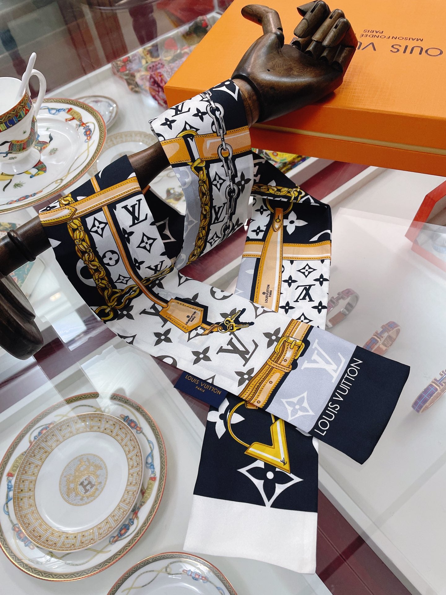 1ZE181W Popular Silk Scarve
