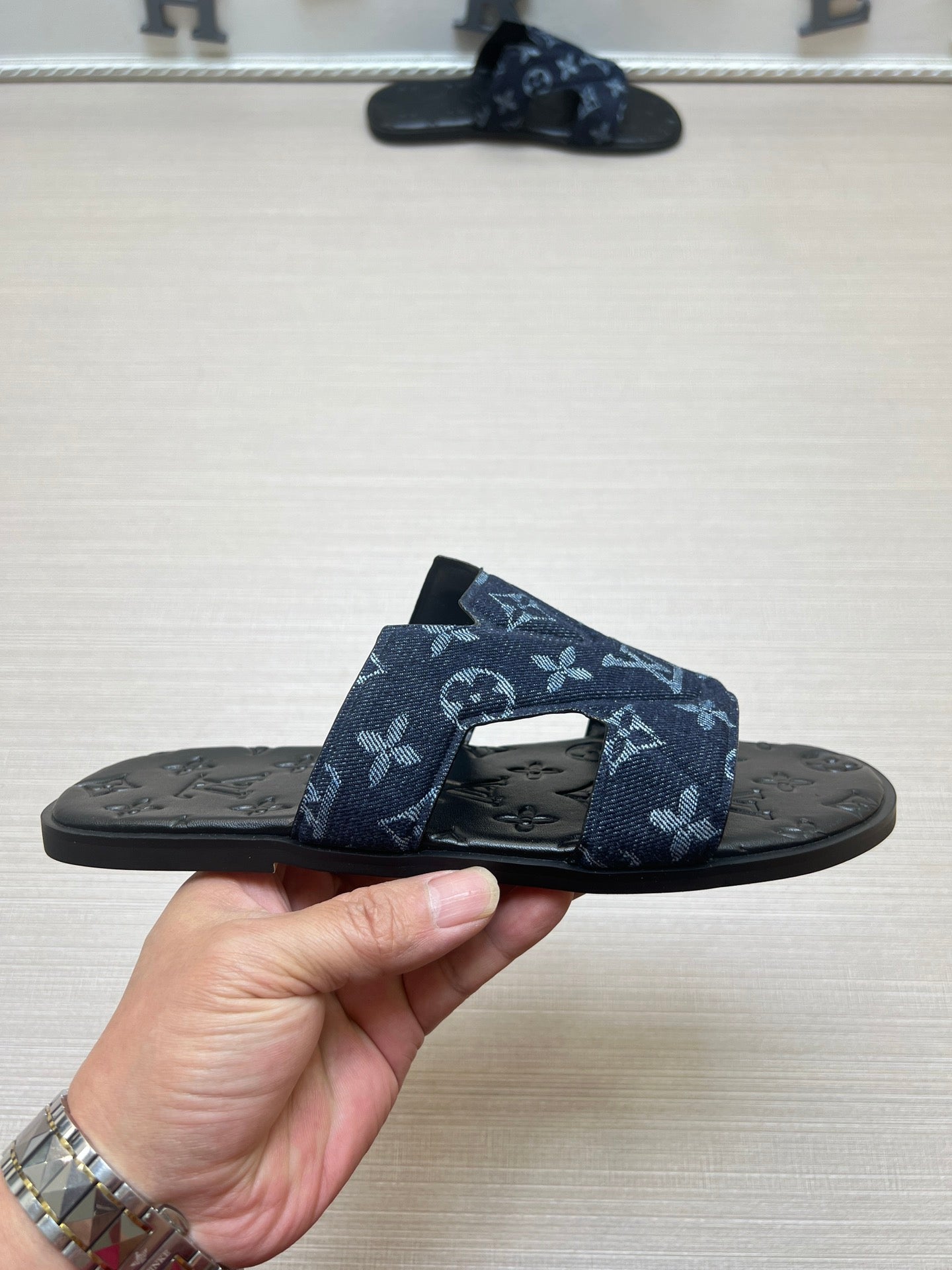 54E28Z Popular slippers