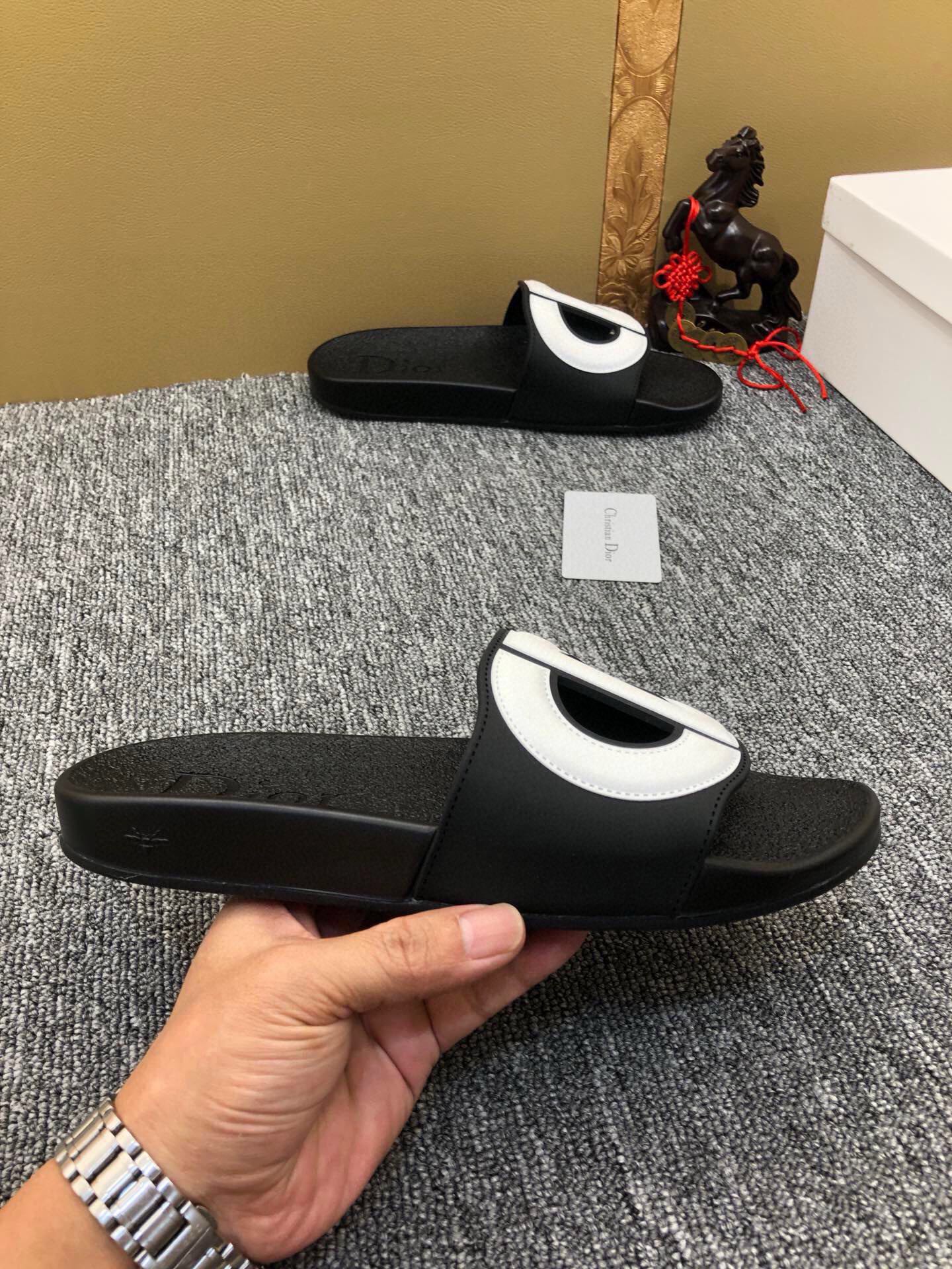 5LD216Z Popular Slippers