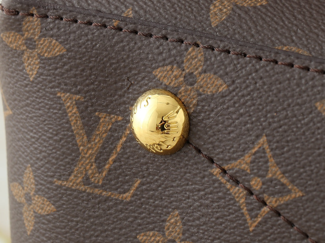 1WE115B Popular leather bag