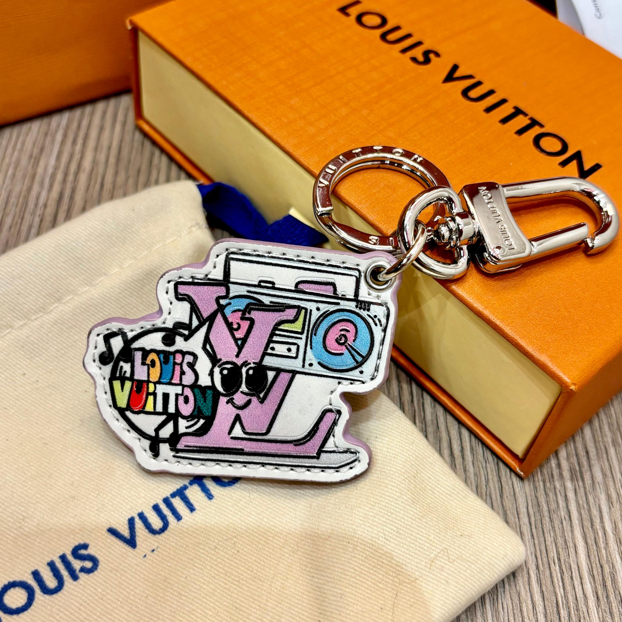 35ZE99A Popular bag 's charms accessories