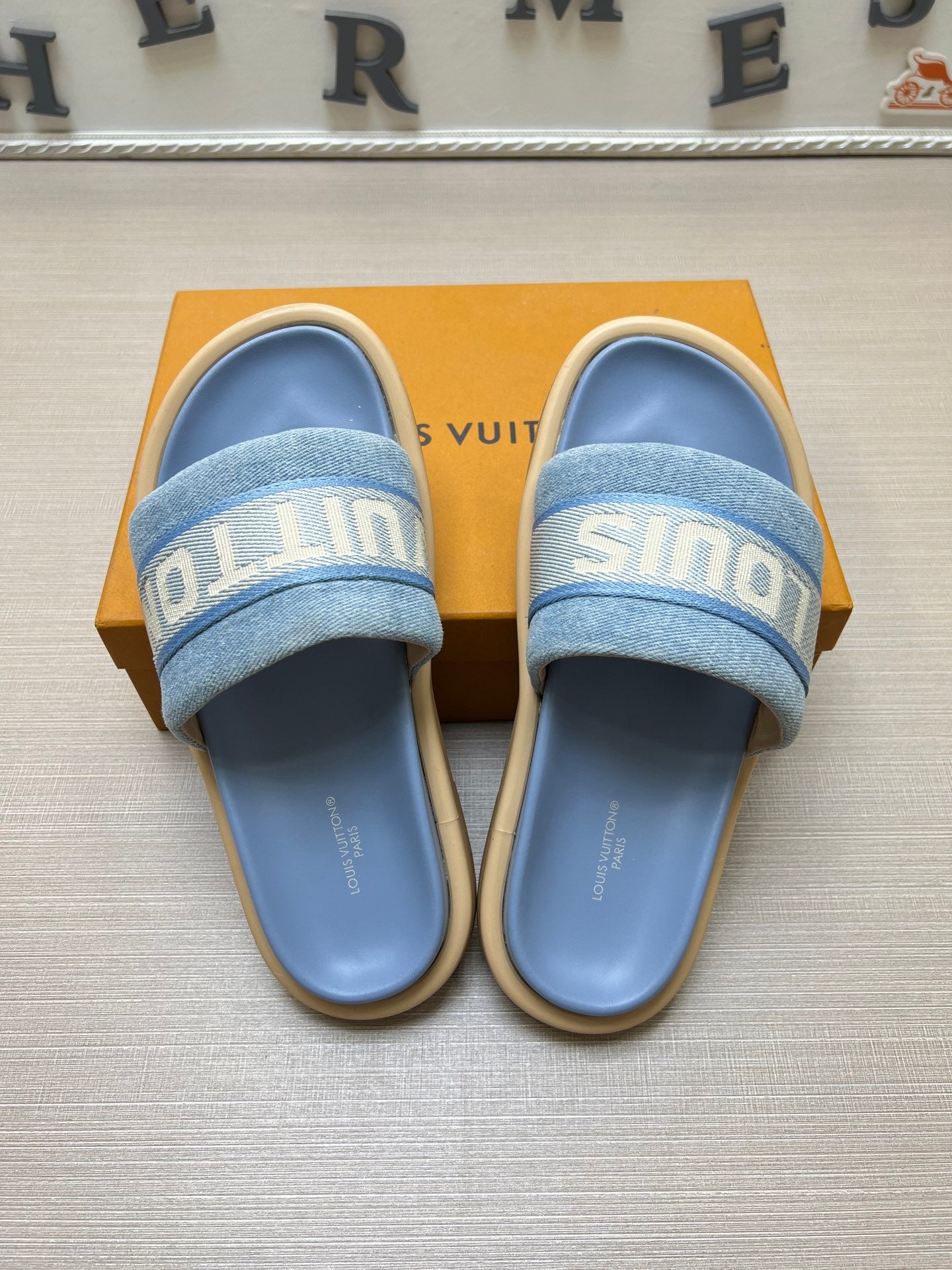 535ZE300Z Popular Slippers