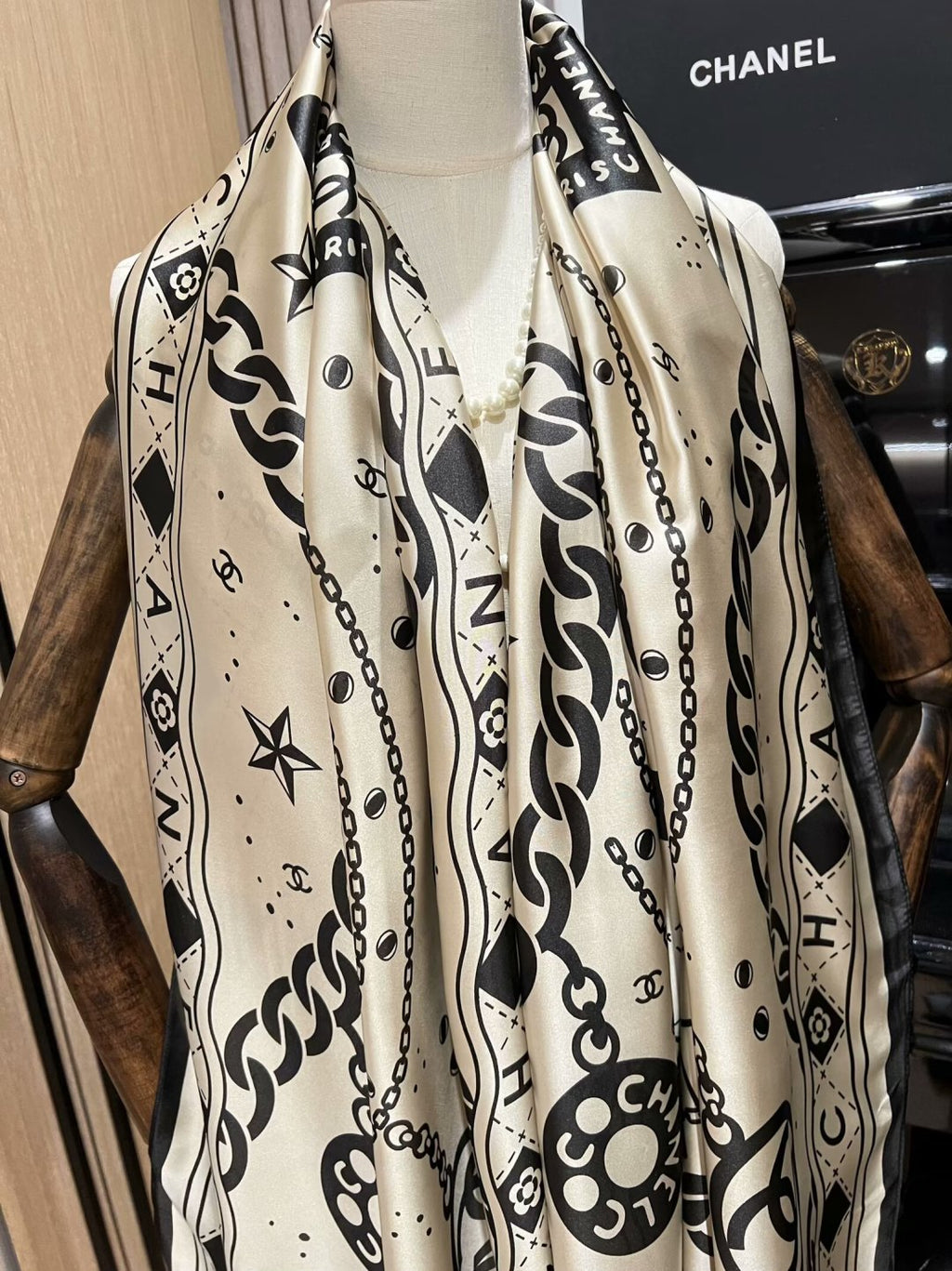 155NC75W Popular Silk Scarve