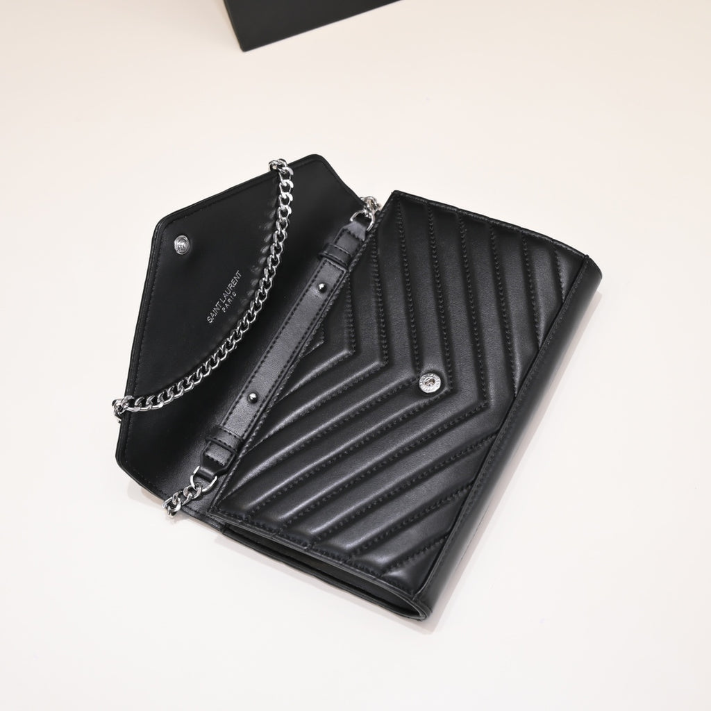 B1X66SL8 Popular high-quality leather bag