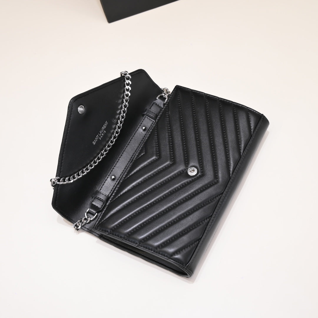 B1X66SL8 Popular high-quality leather bag