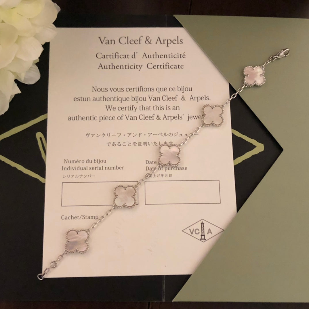 5XVA180K  Popular bracelets 5 flowers normal size1.5cm flower
