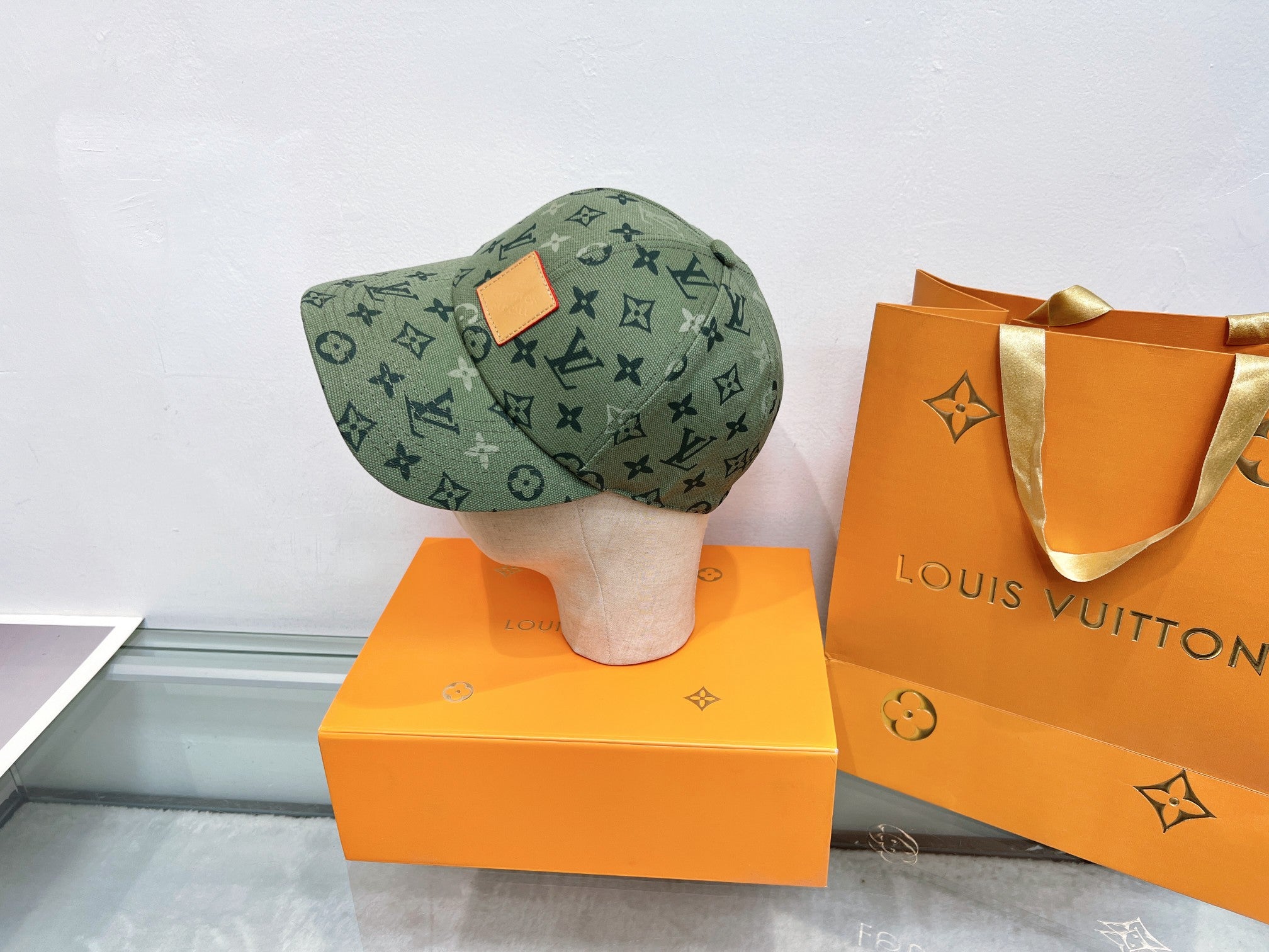 16XE20M Popular hats