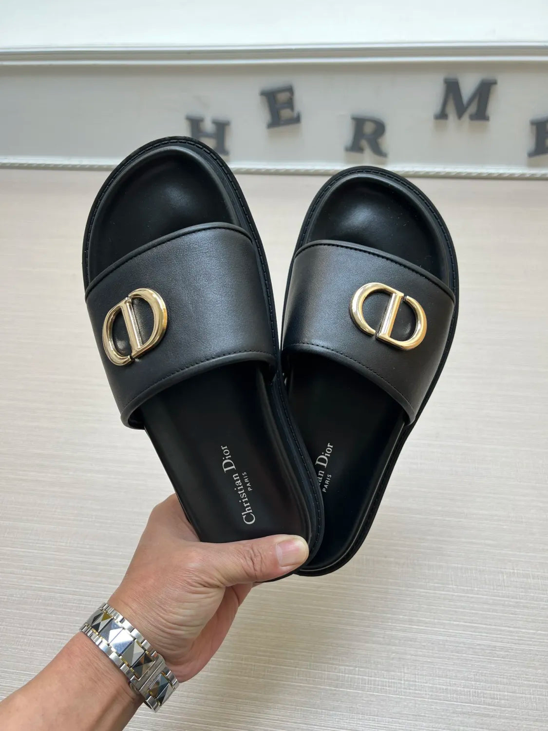 54D115Z Popular slippers