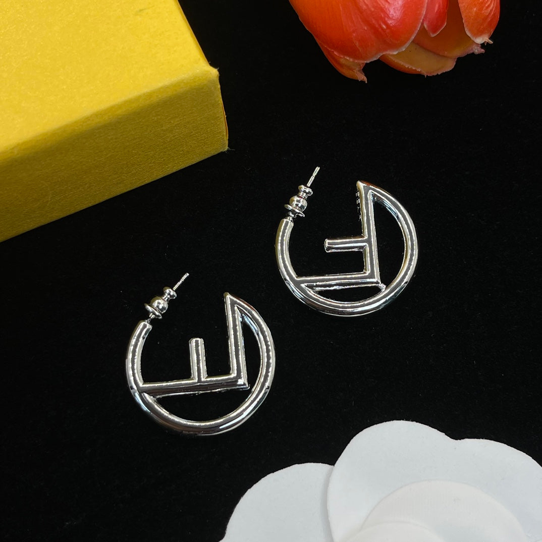 14F647E Popular  Earrings