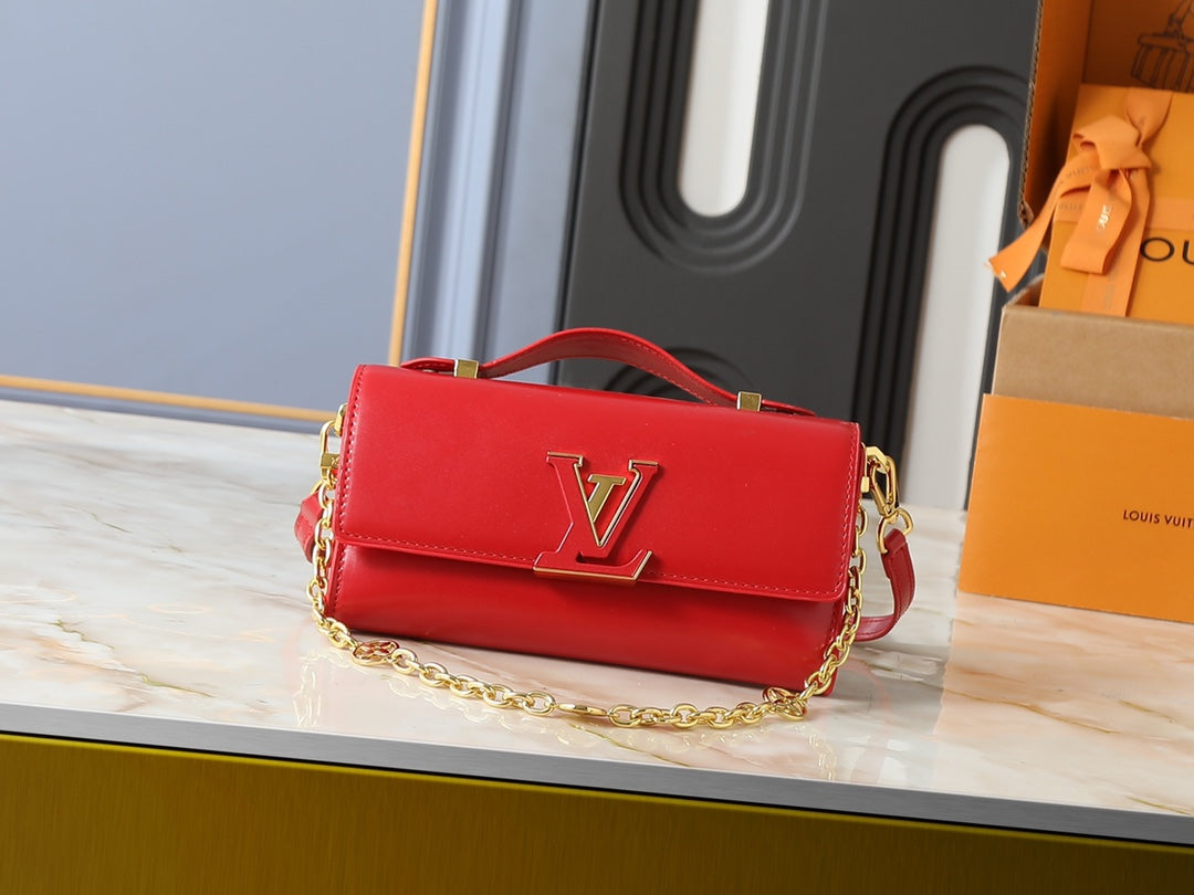 15RE145B Popular leather bag
