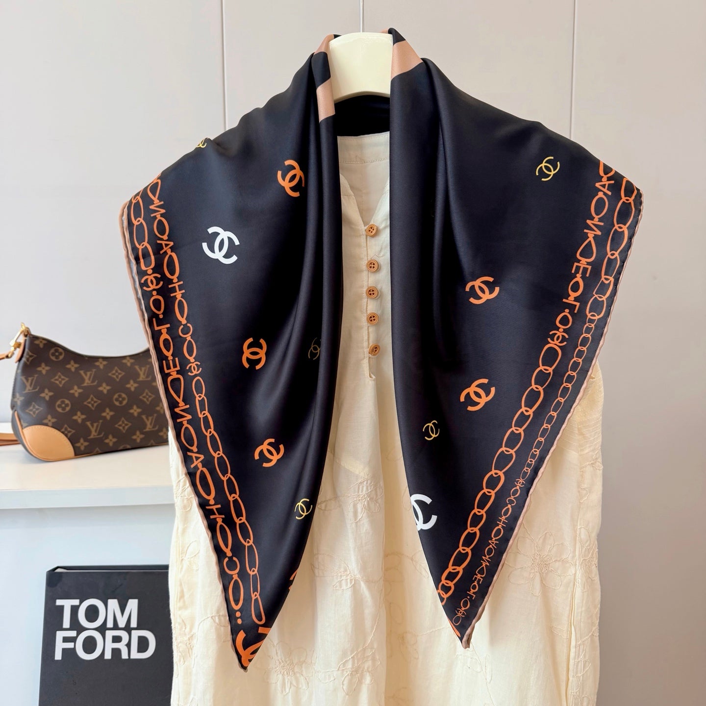 146N10W Popular Silk Scarve
