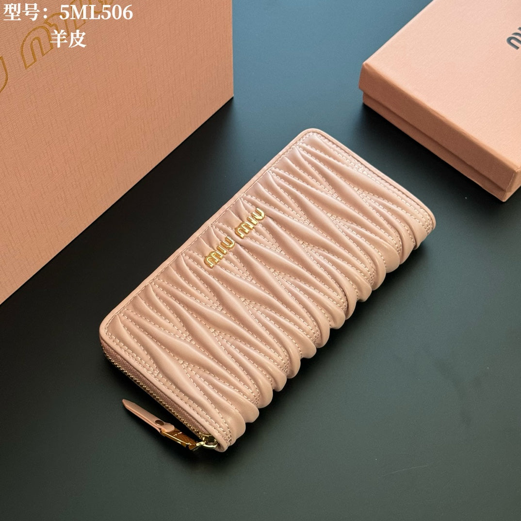 B1P46A123 Popular leather wallets
