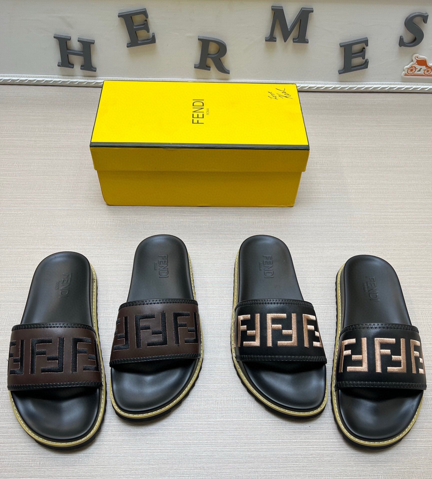 54F25Z Popular slippers