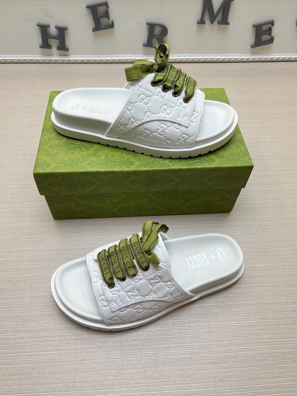 5WB242Z Popular Slippers