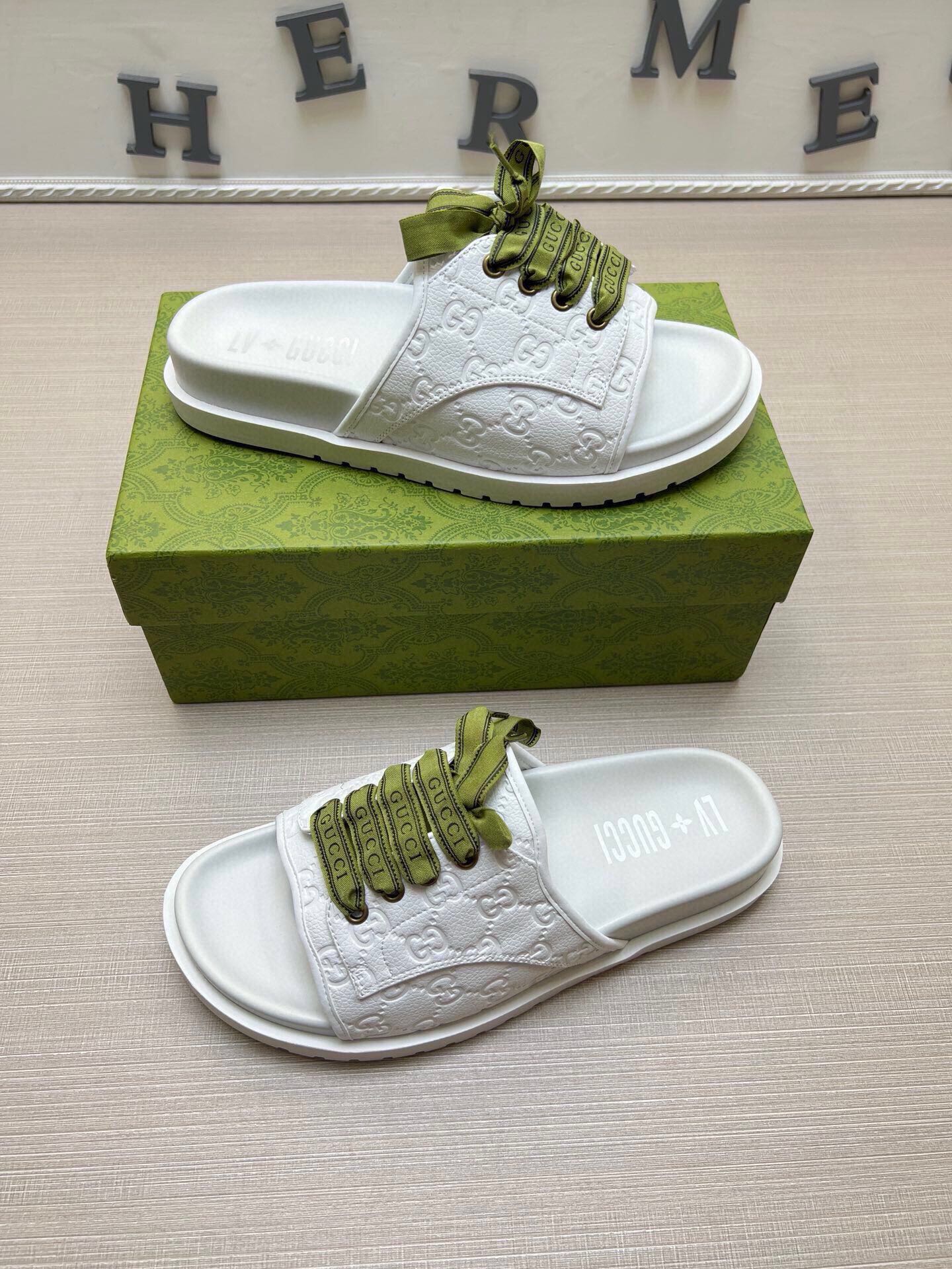 5WB242Z Popular Slippers
