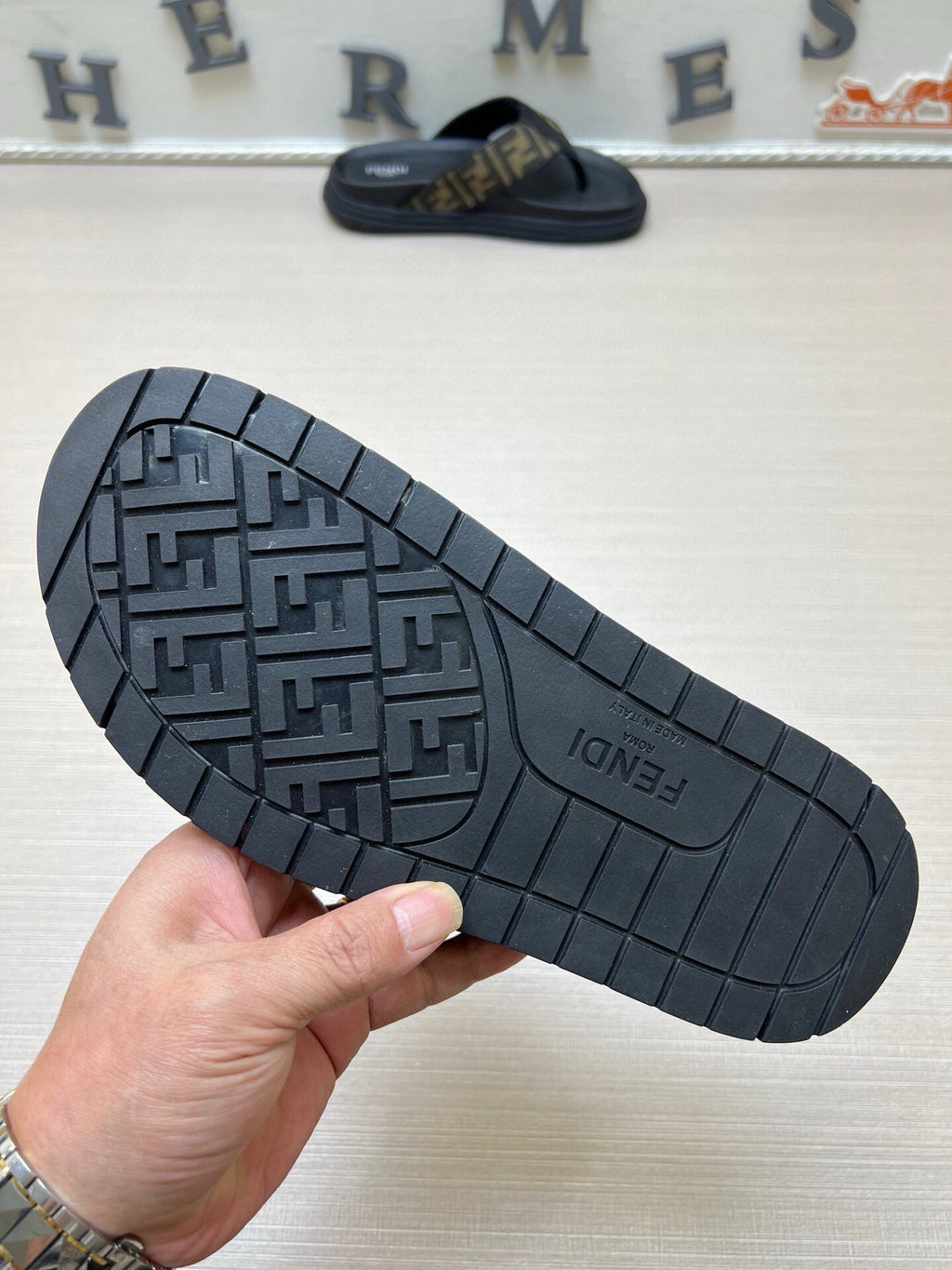 5LF222Z Popular Slippers