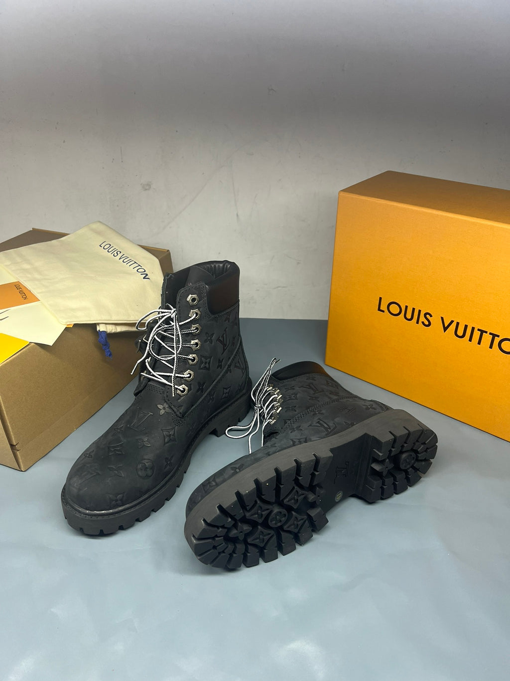 2105QE382Z Popular high-quality leather Boots