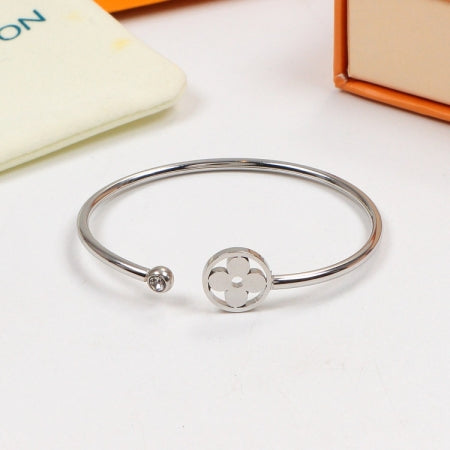 BE11K  Popular Bracelets （A set contains three items）
