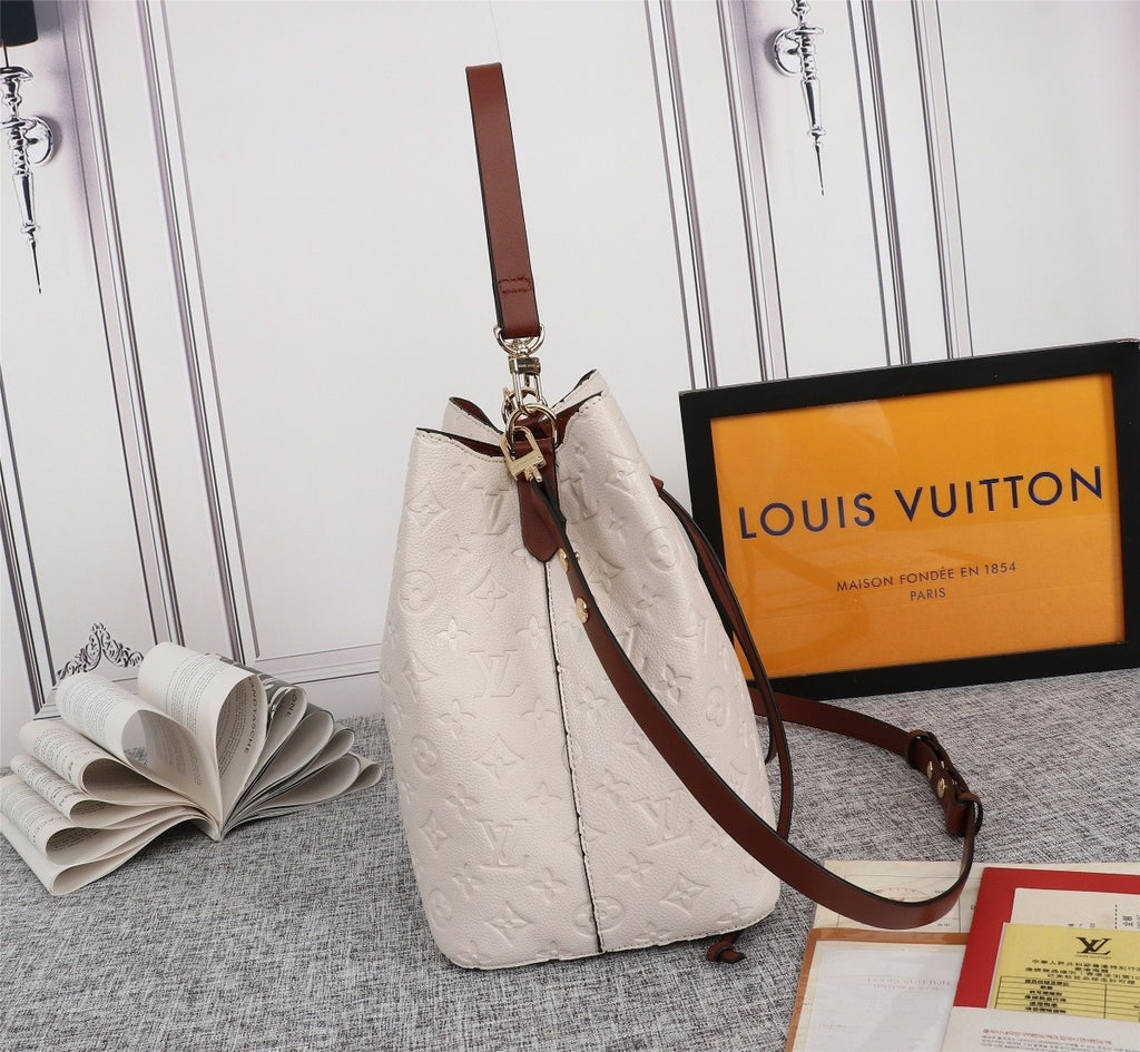 2XE60B Popular leather bag 