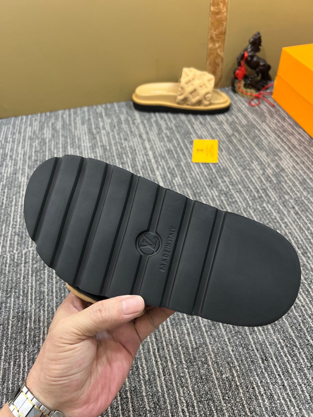 5YE116Z Popular Slippers