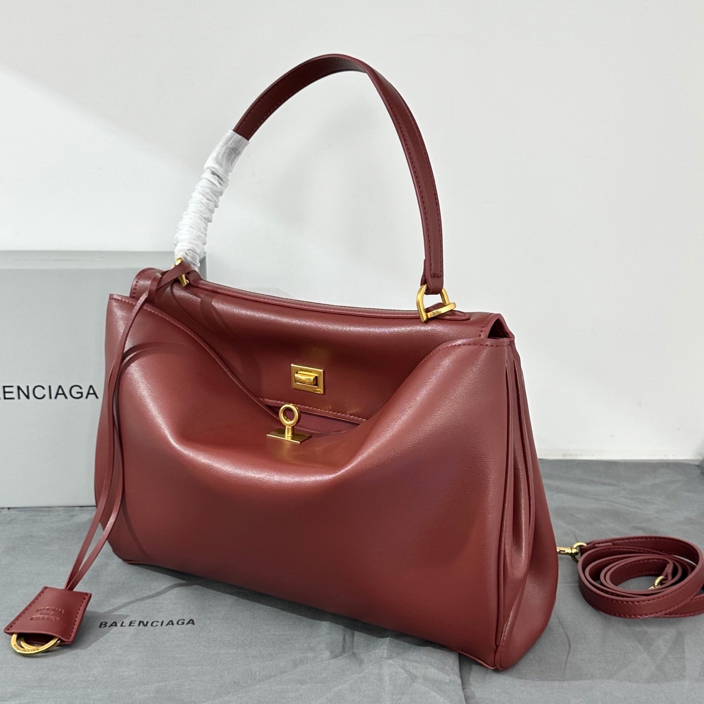 B1X56J30 Popular high-quality leather bag