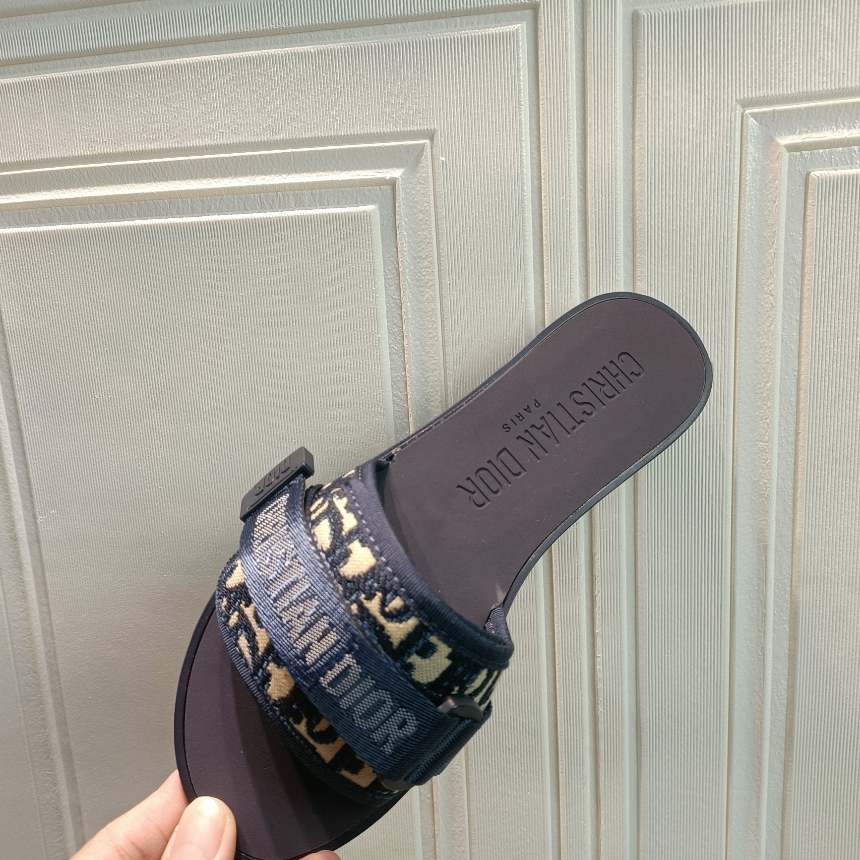 14D20Z Popular Slippers