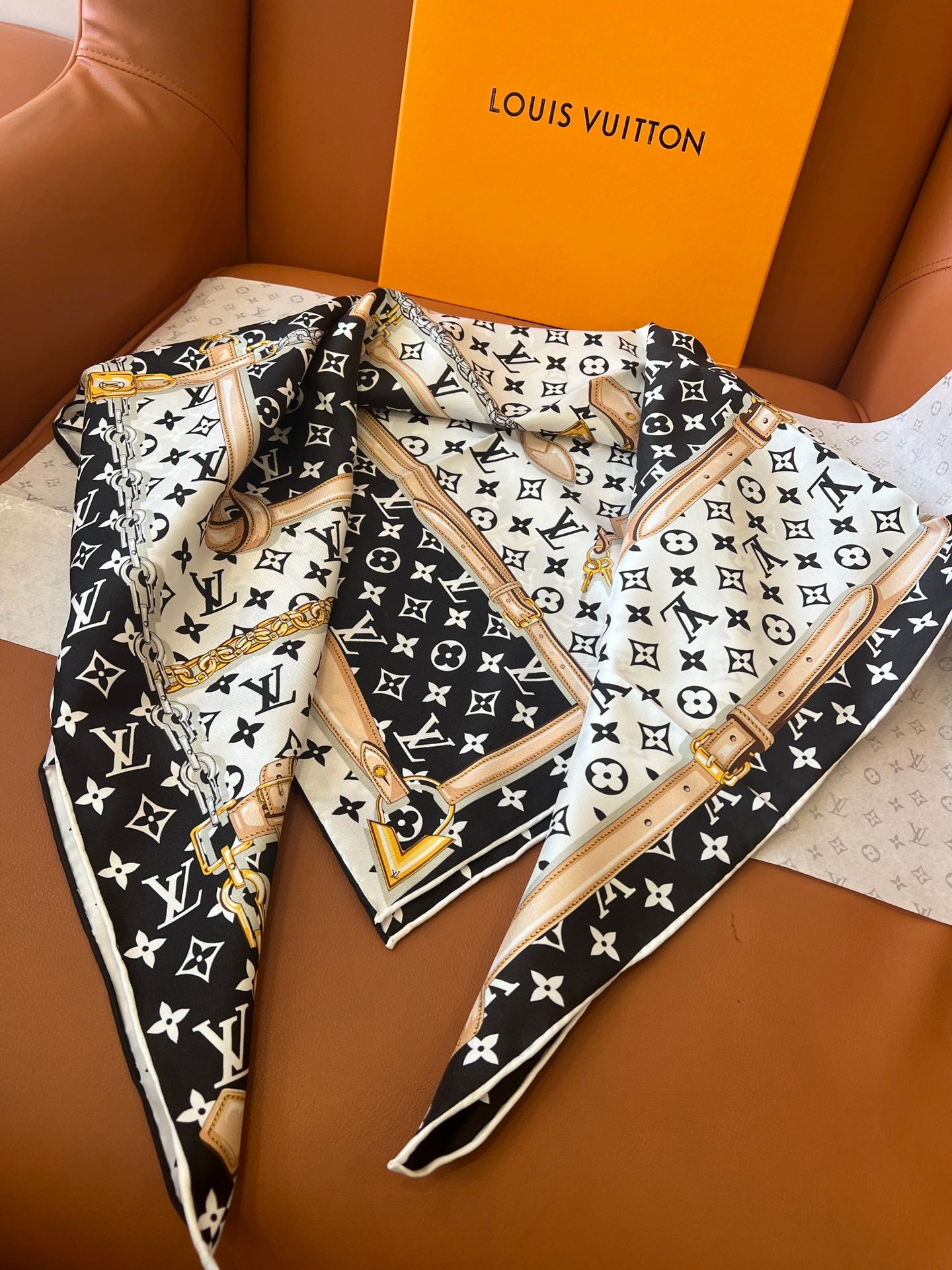 155NE81W Popular Silk Scarve