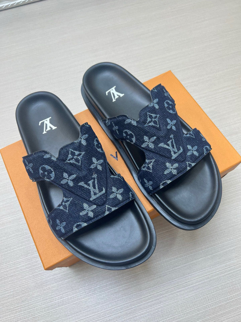 5LE226Z Popular Slippers