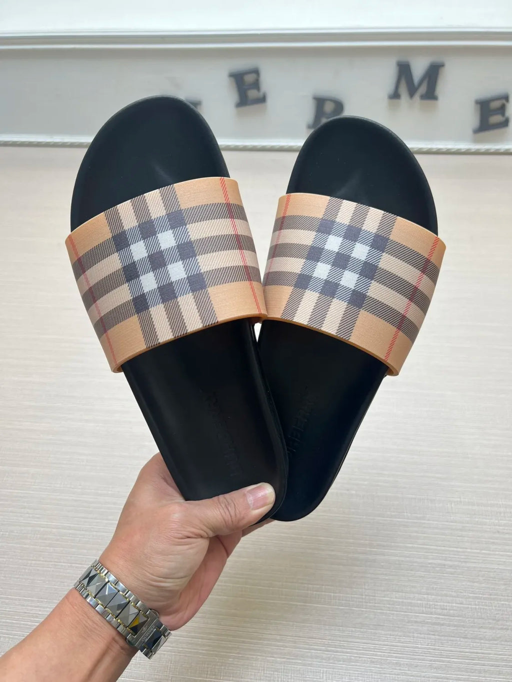 54R119Z Popular slippers