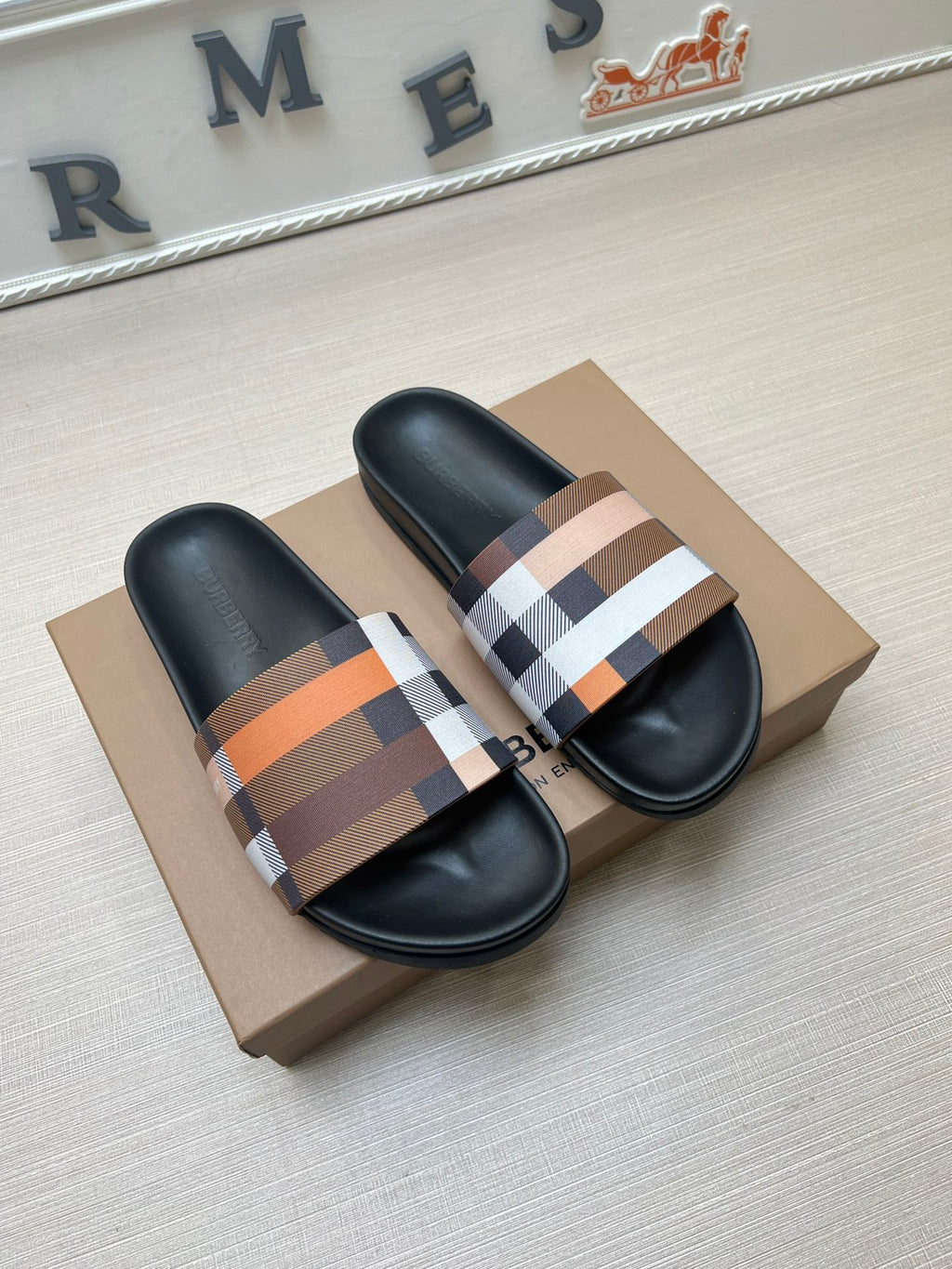 54R119Z Popular slippers