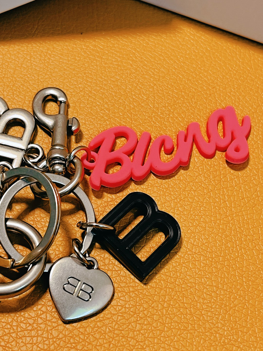 14J62A  Popular Keychains