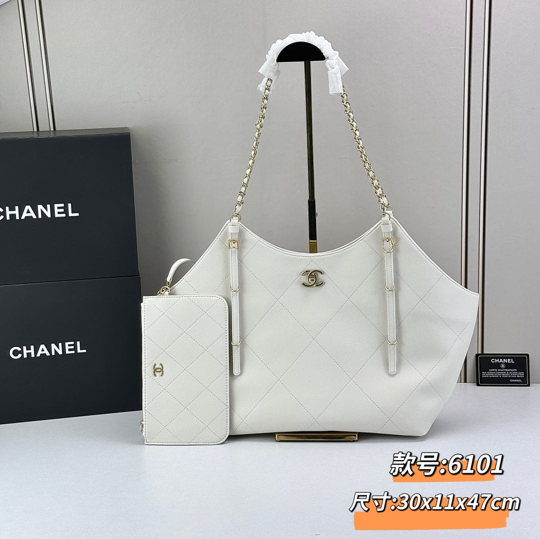 146PC11B Popular leather bag