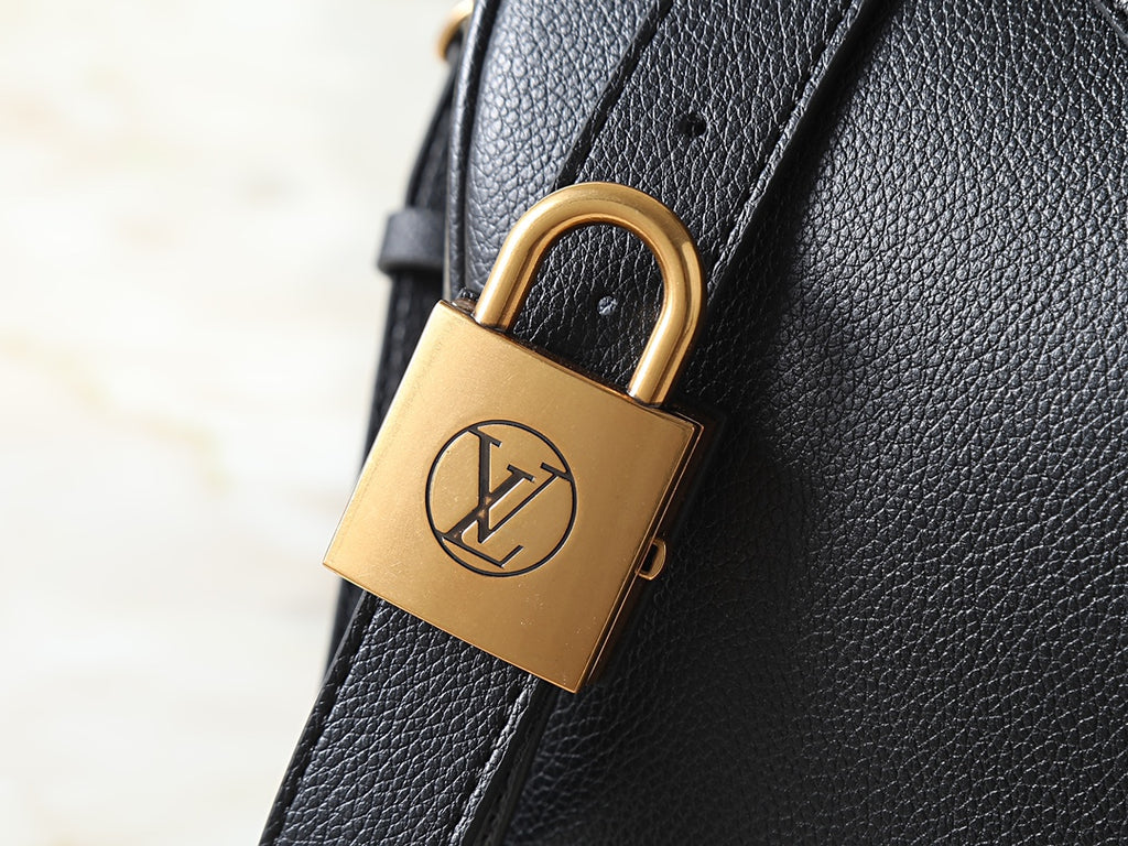 146PE40B Popular leather bag