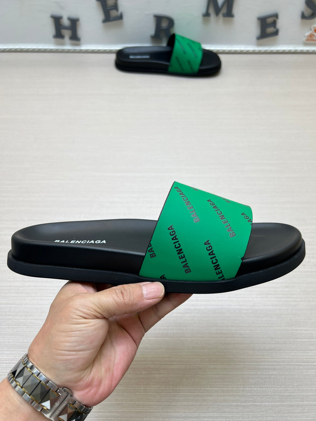 54J99Z Popular slippers