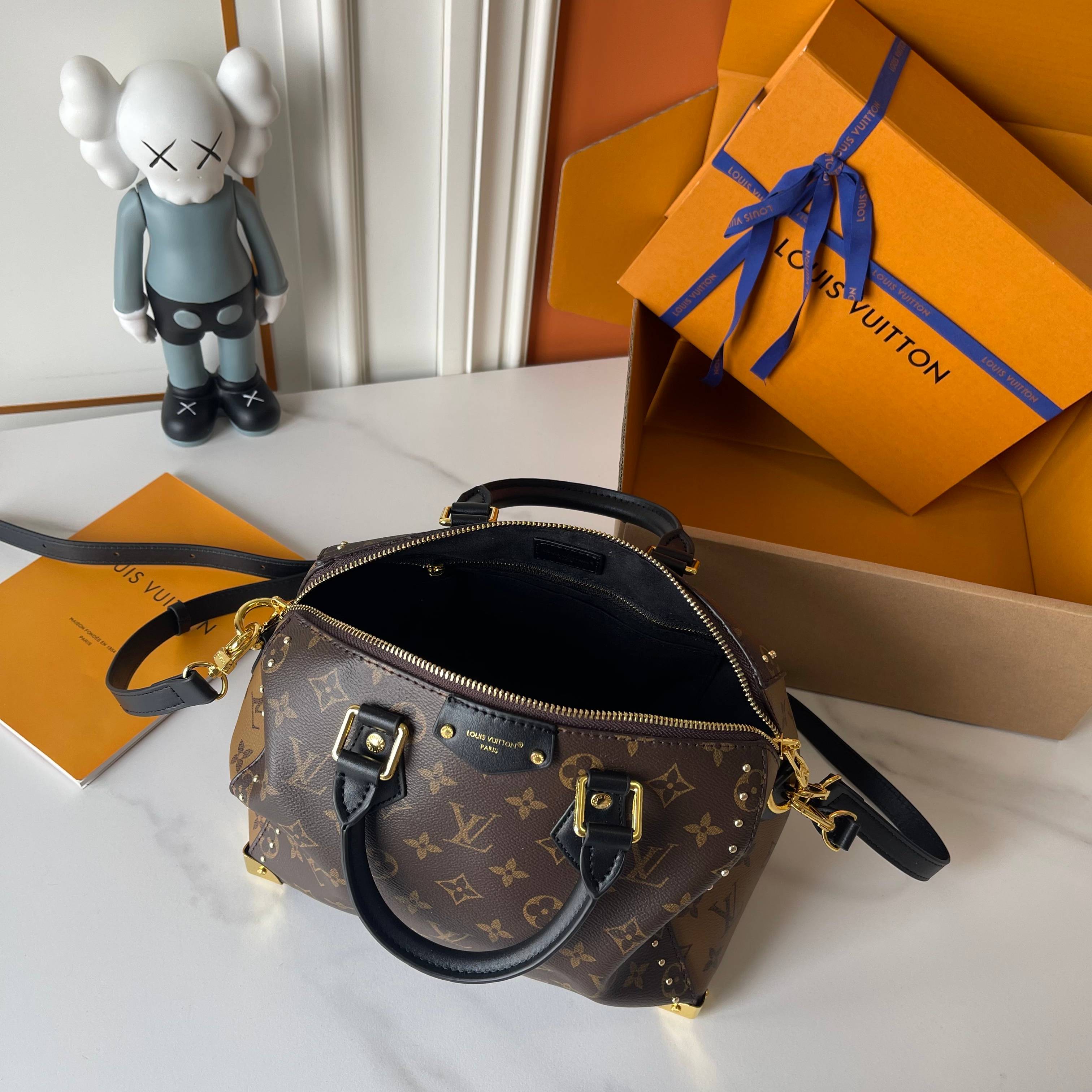 146PE77B Popular leather bag