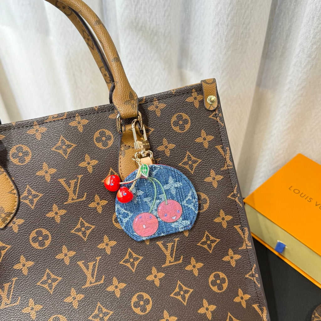 35QE32A Popular bag 's charms accessories