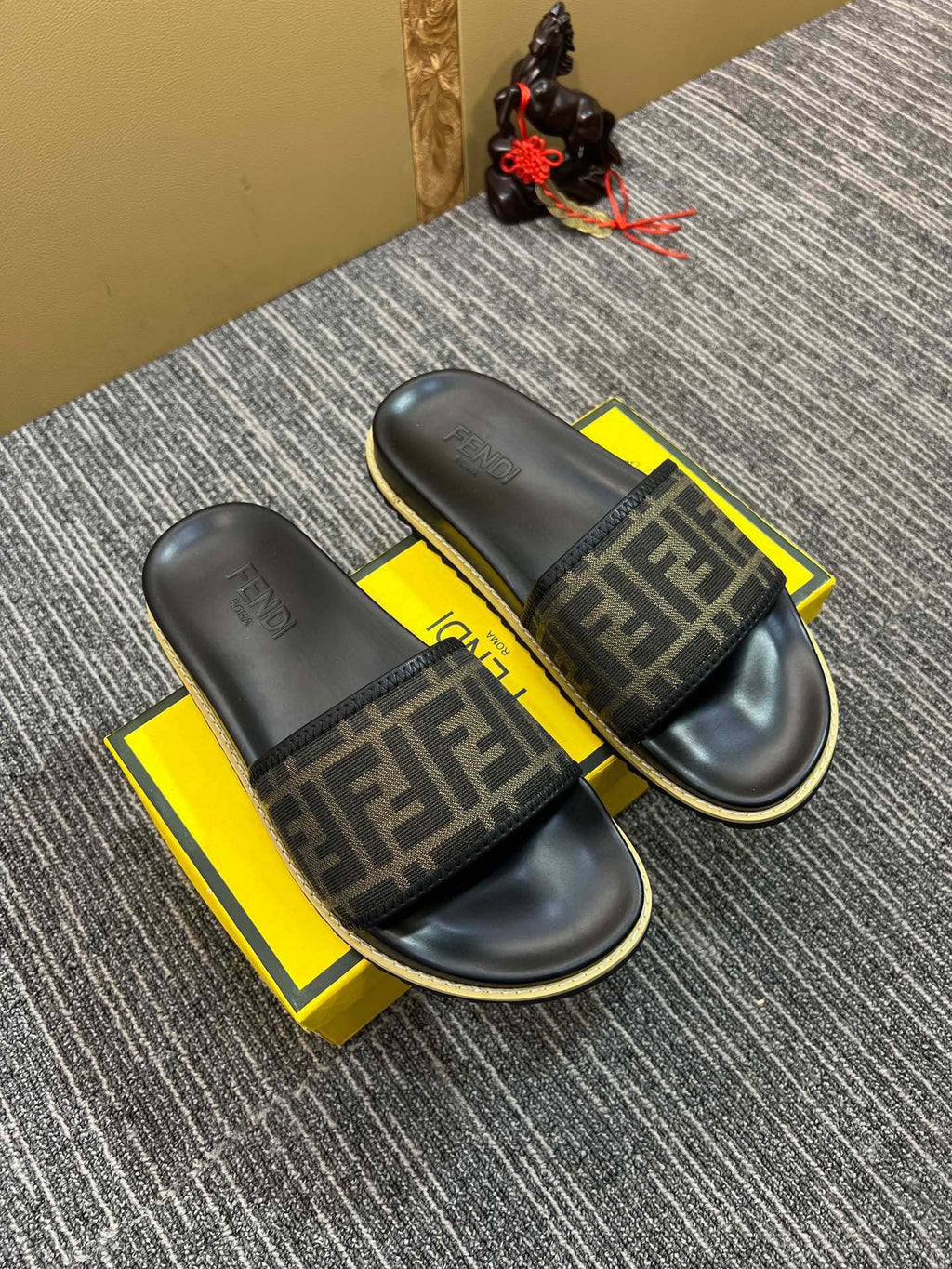 5XF105Z Popular Slippers