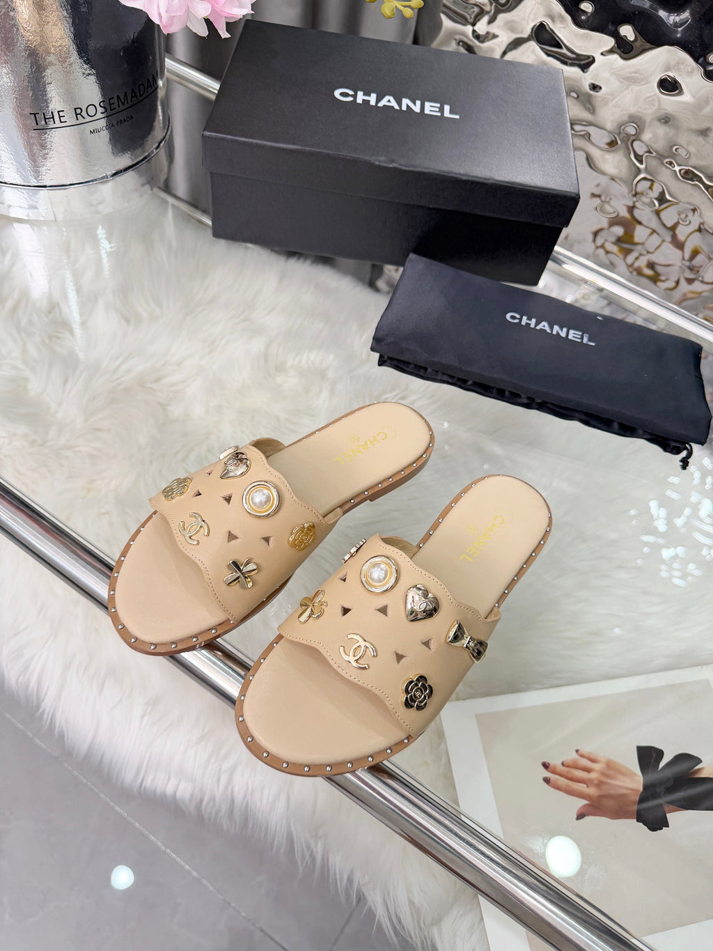 Z2X66C42  Popular high-quality leather slippers